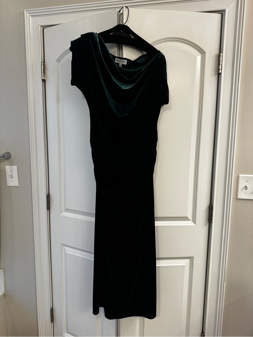 Gibson Latimer Dark Green Velvet Off the Shoulder Midi Dress